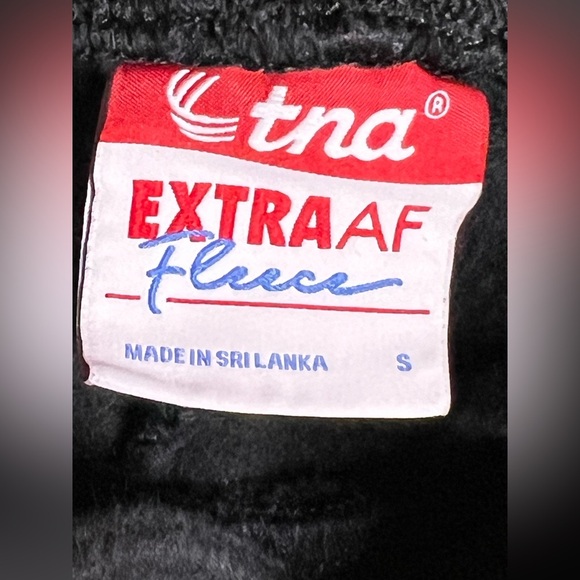 TNA EXTRA AF Fleece Black Sweatpants in size Small. - Picture 6 of 9